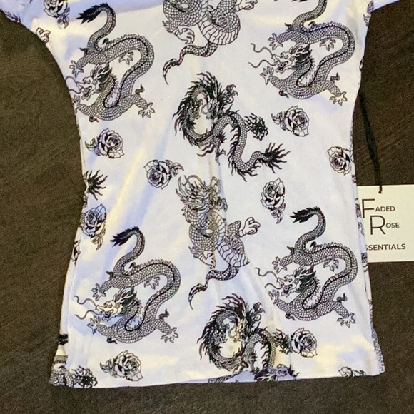 Faded Rose Essential Short Sleeve t shirt size S - Picture 3 of 6